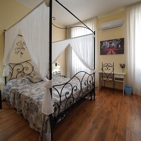 Florinda B&B Napoli Bagian luar foto