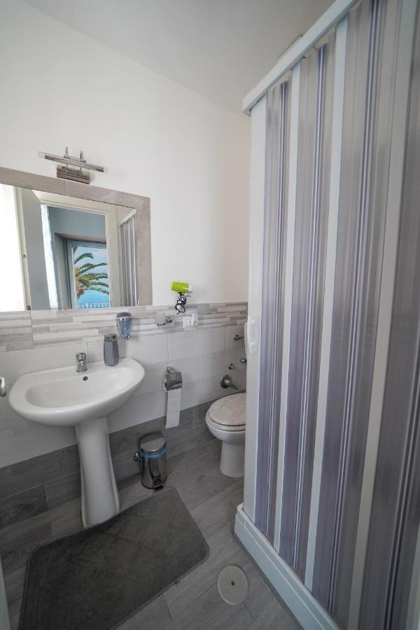 Florinda B&B Napoli Bagian luar foto