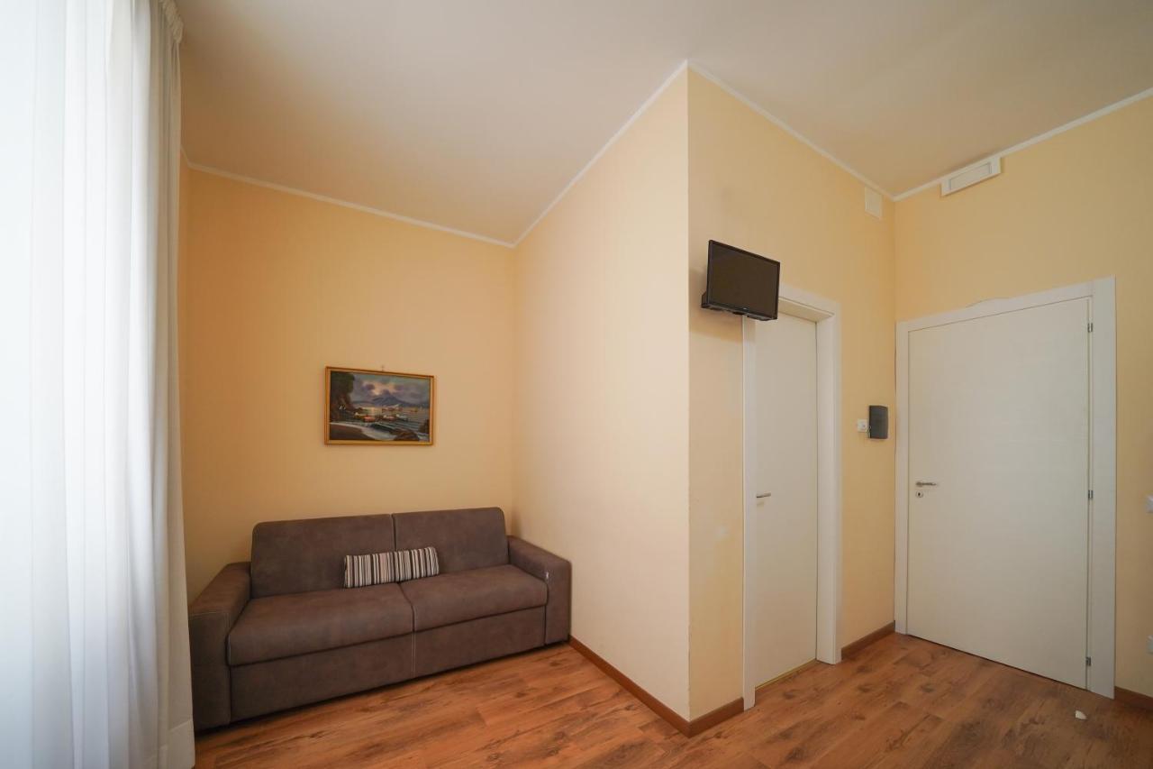 Florinda B&B Napoli Bagian luar foto