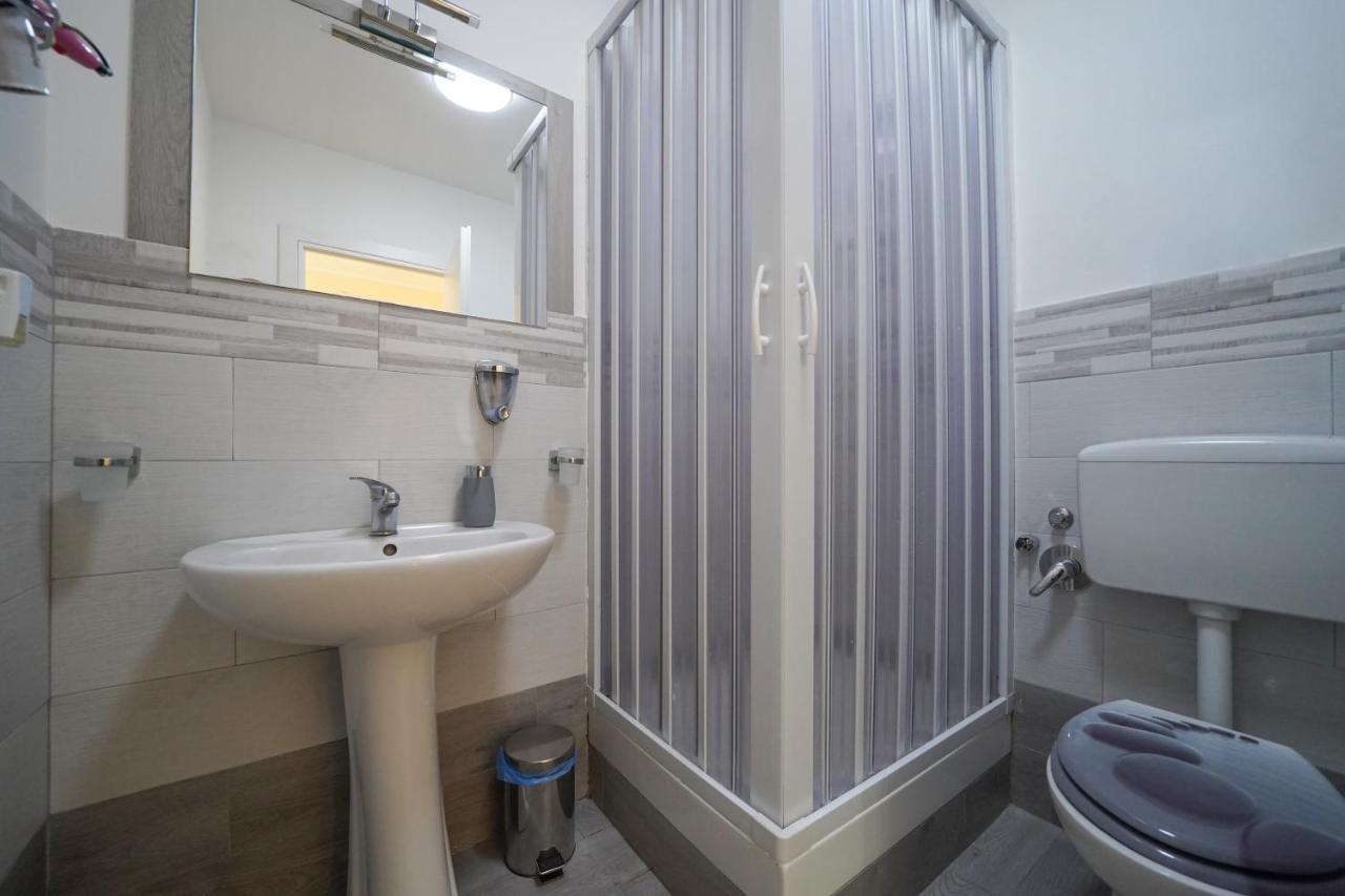 Florinda B&B Napoli Bagian luar foto