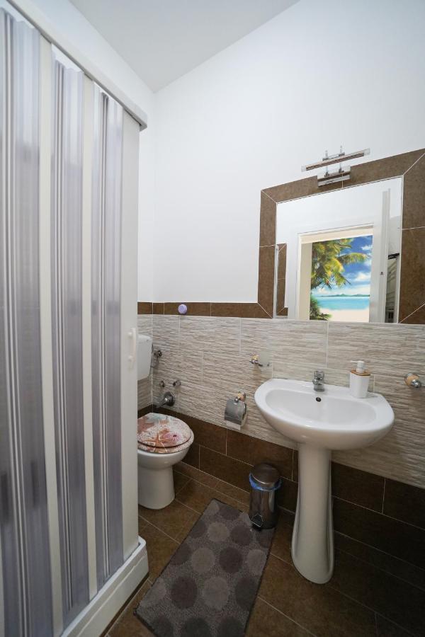 Florinda B&B Napoli Bagian luar foto